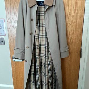 Men's Burberry Raincoat